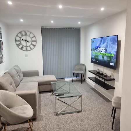 Classic 2 Bed Apartment In Oldkent Road London Eksteriør bilde