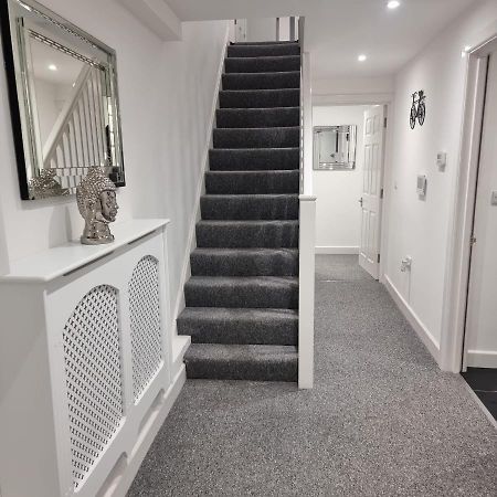 Classic 2 Bed Apartment In Oldkent Road London Eksteriør bilde