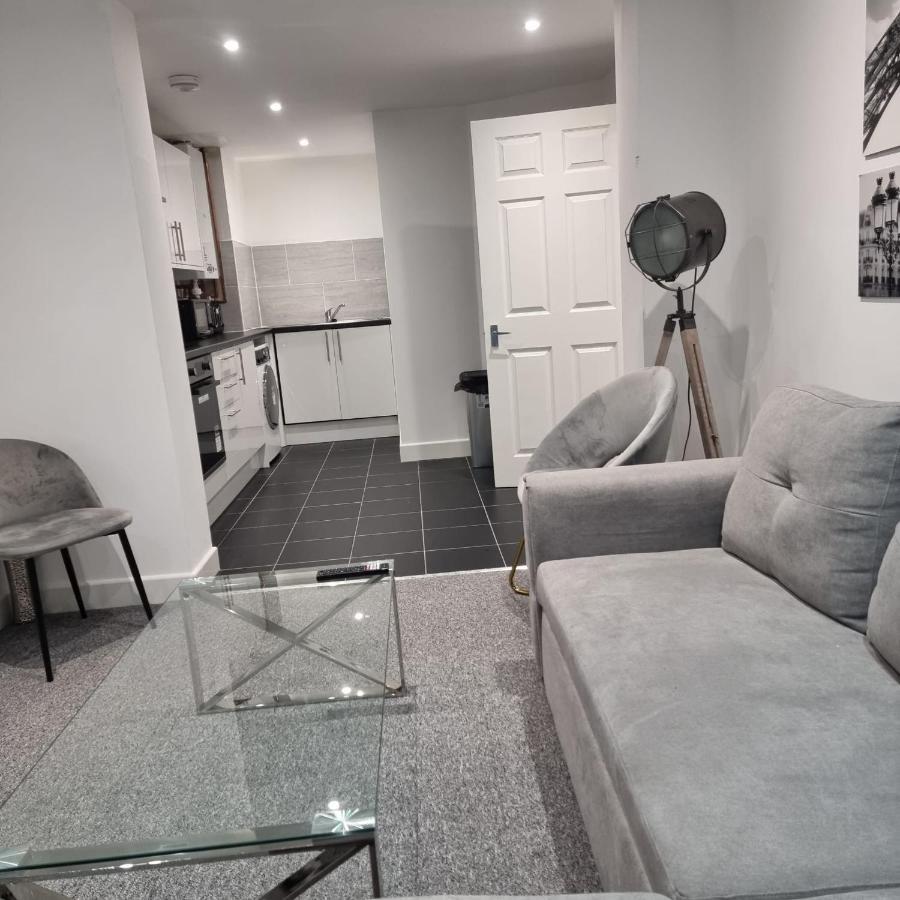 Classic 2 Bed Apartment In Oldkent Road London Eksteriør bilde