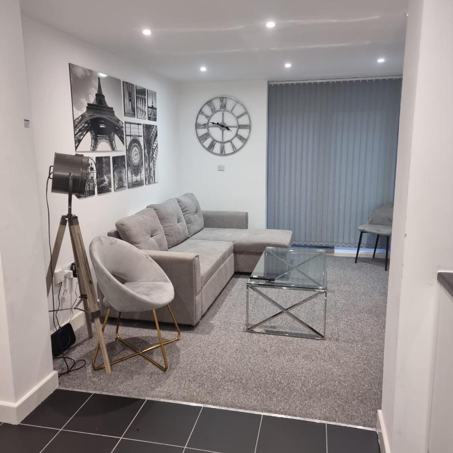 Classic 2 Bed Apartment In Oldkent Road London Eksteriør bilde