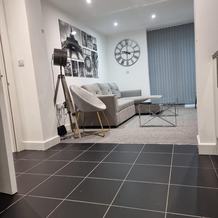 Classic 2 Bed Apartment In Oldkent Road London Eksteriør bilde