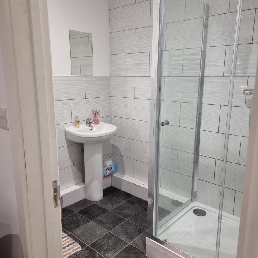 Classic 2 Bed Apartment In Oldkent Road London Eksteriør bilde