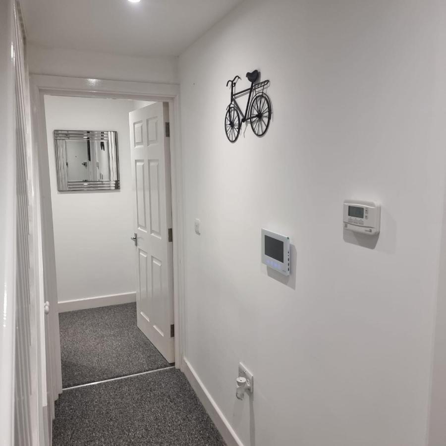 Classic 2 Bed Apartment In Oldkent Road London Eksteriør bilde