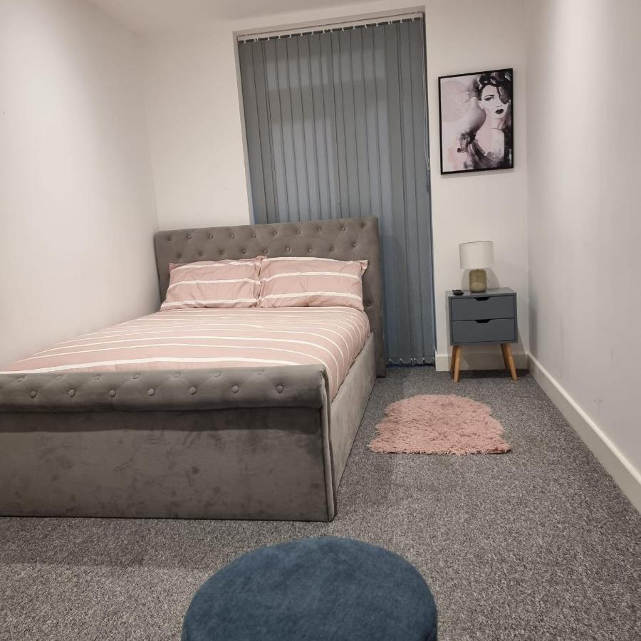 Classic 2 Bed Apartment In Oldkent Road London Eksteriør bilde